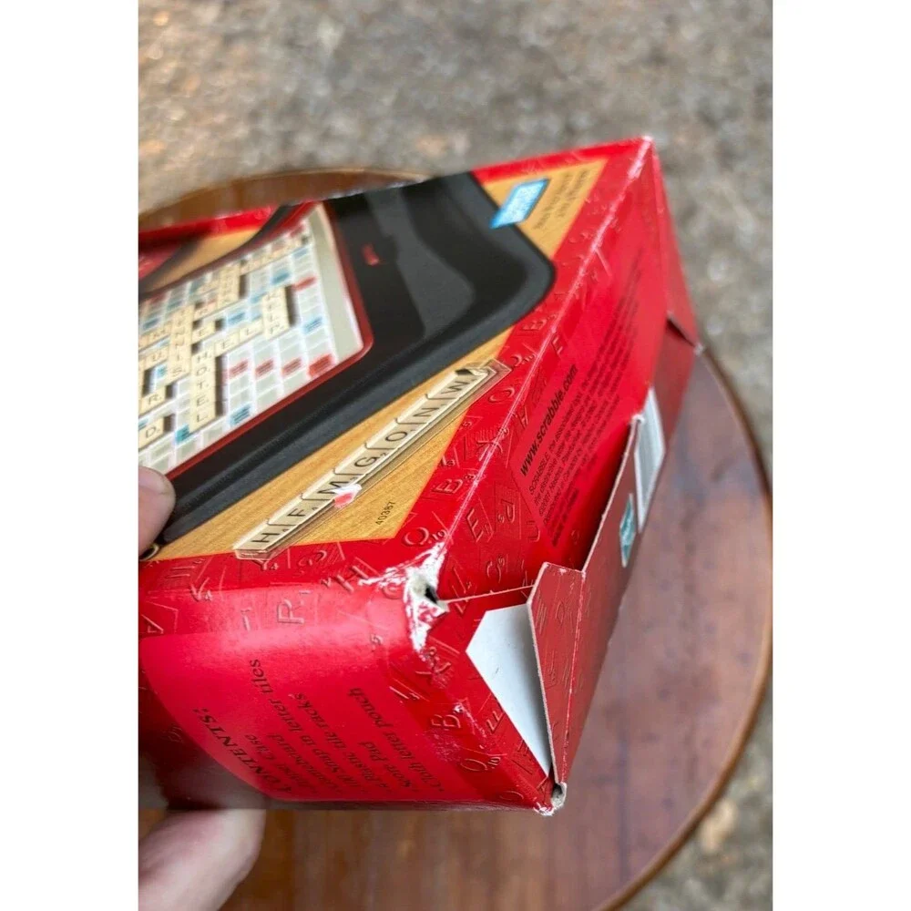 Hasbro Scrabble Game Folio Edition Travel Crossword Zipper Case 2001 2-4 Players